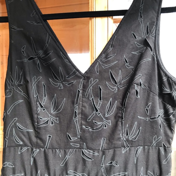 J Crew Black Dress w Cutout Palm Tree Design Size 4 - Picture 3 of 5